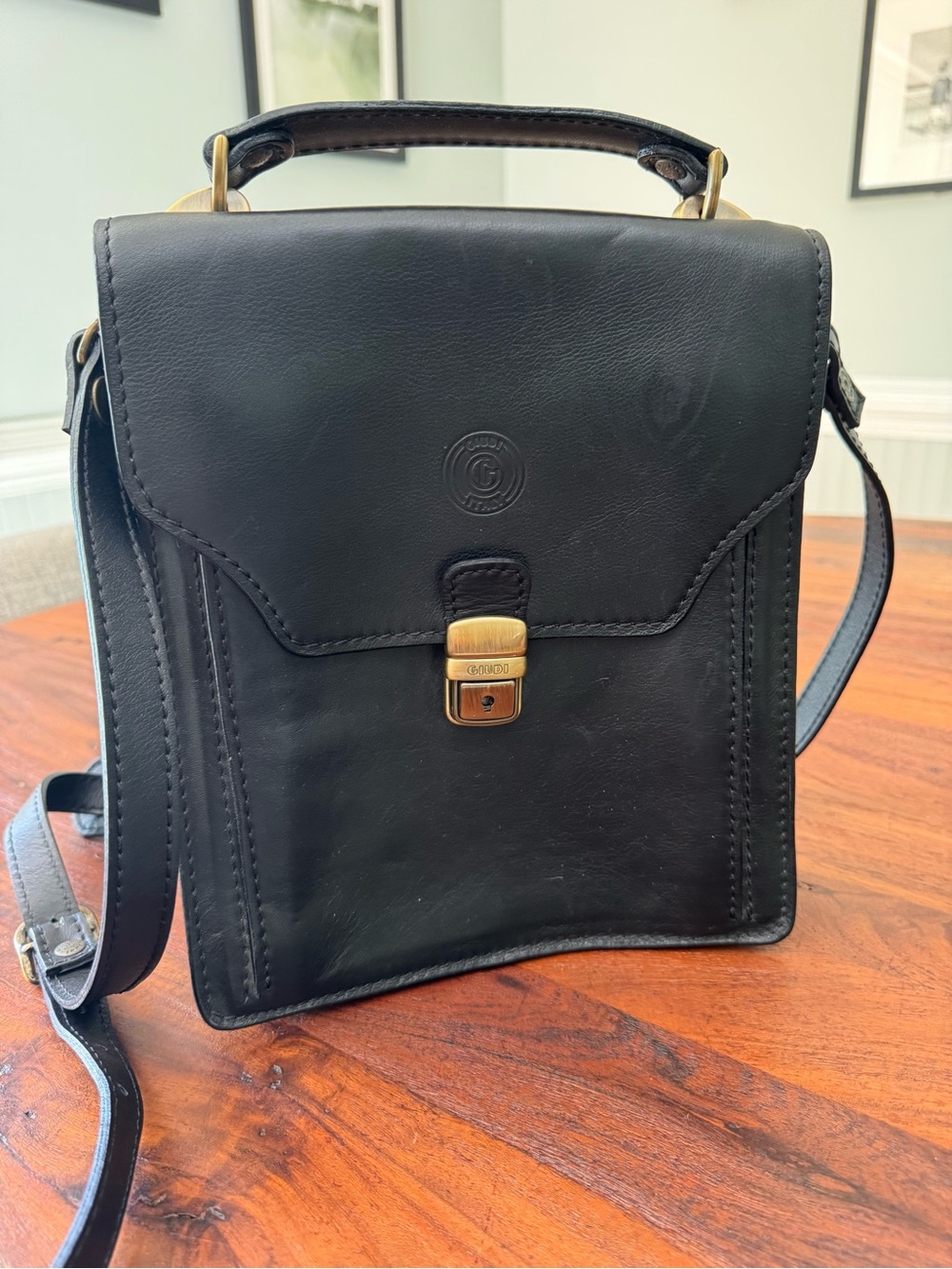 Vintage Giudi Italy Black Leather Brass Buckle w/Key Crossbody Messenger Bag EUC